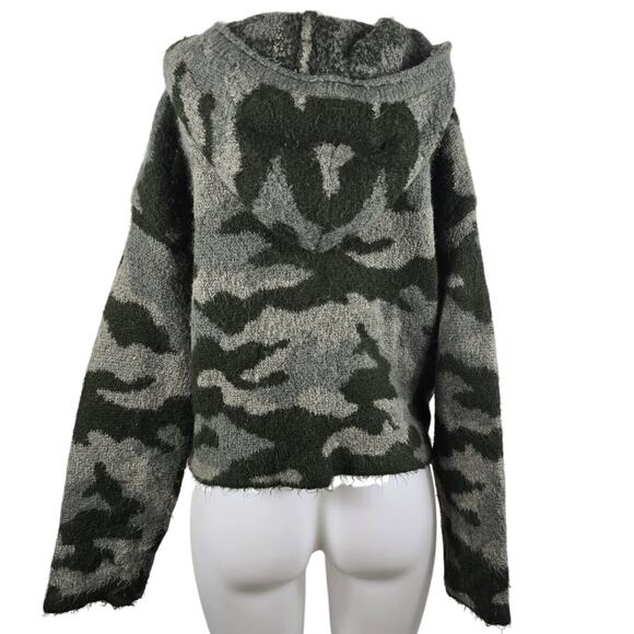 Victoria Secret Pink Green Camouflage Tight Knit Fuzzy Hooded Pullover Jacket L - Picture 2 of 5